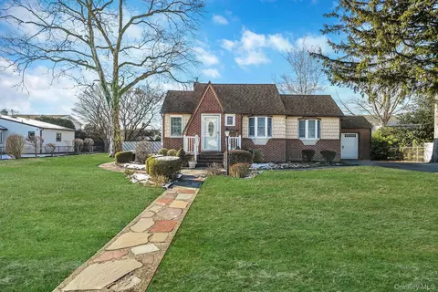 34 Pine Acres Blvd, Deer Park, NY 11729