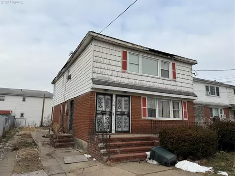 13526 219th St, New York, NY 11413