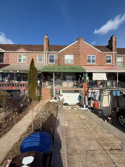 14627 61st Rd, Flushing, NY 11367