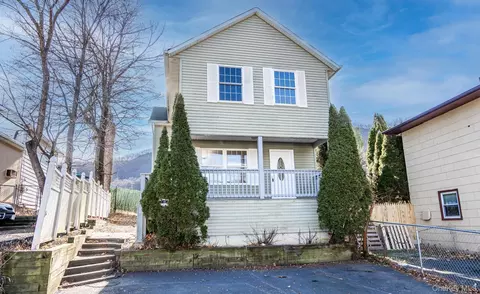 9 Simenovsky Dr, Haverstraw, NY 10927