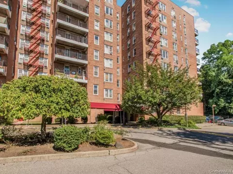 245 Rumsey Rd #4K, Yonkers, NY 10701
