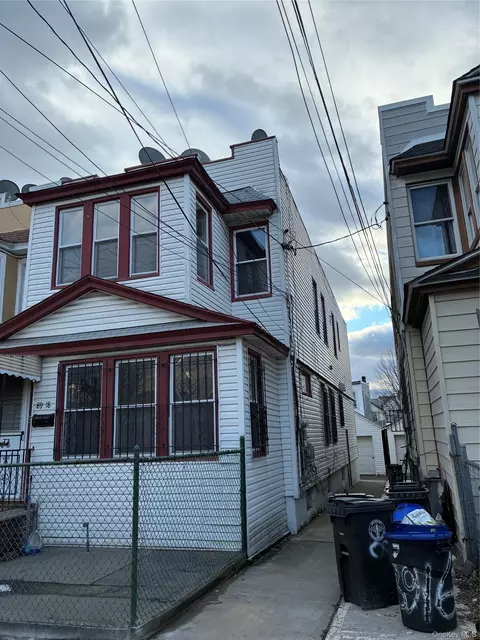 8918 182nd Pl, New York, NY 11423