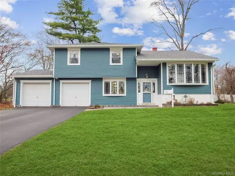 132 Shetland Dr, Clarkstown, NY 10956