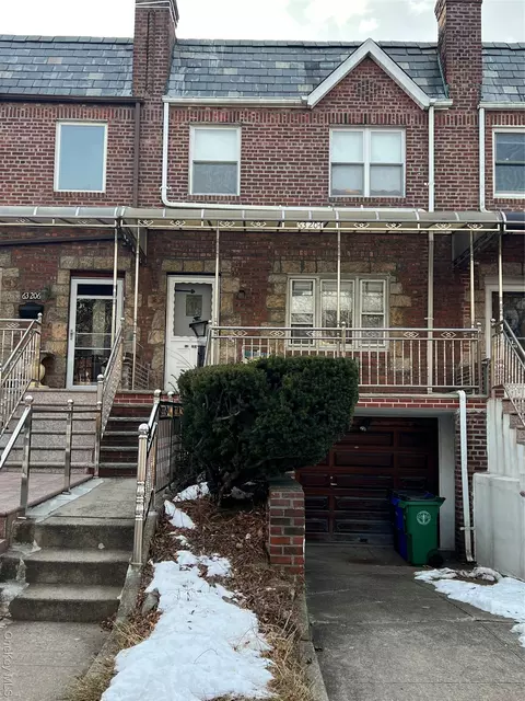 63204 Alderton St, New York, NY 11374