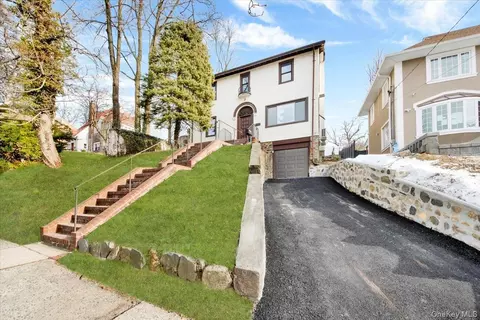 19 Darwood Pl, Mount Vernon, NY 10553