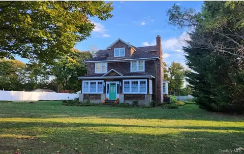1174 5th Ave, East Northport, NY 11731