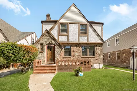 117-47 222 St, Cambria Heights, NY 11411
