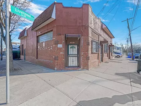 10601 Liverpool St, New York, NY 11435