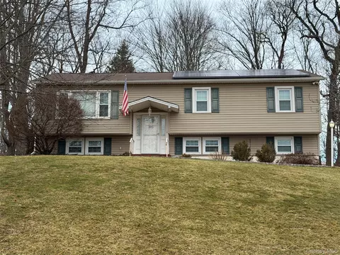 50 Scott Dr, Wappinger, NY 12590
