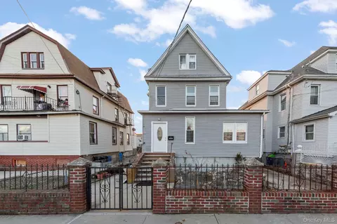 423 Beach 66th St, Arverne, NY 11692