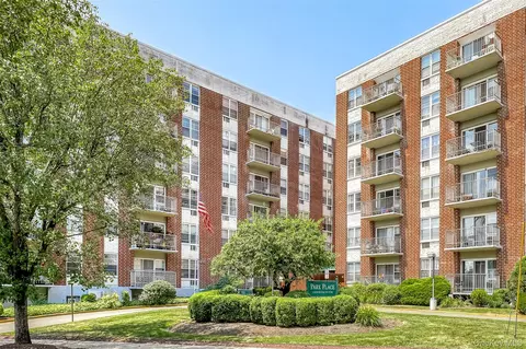 35 Park Ave #3L, Ramapo, NY 10901