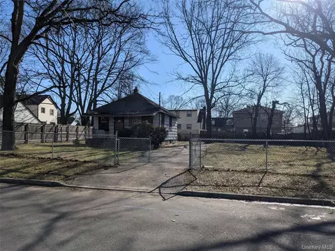 76 Cumberland Ave, Roosevelt, NY 11575