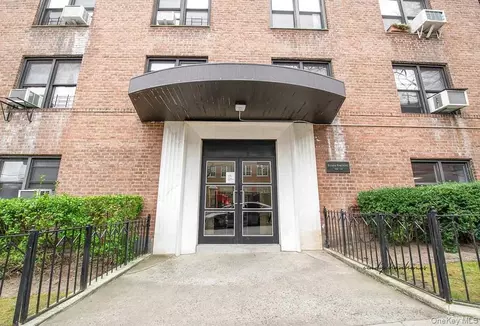 102-12 65th Ave #D17, Forest Hills, NY 11375