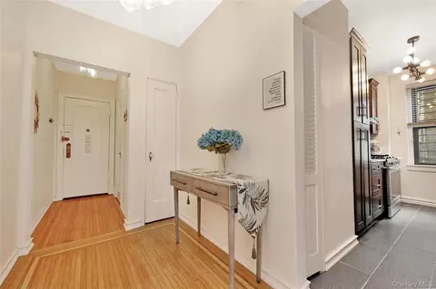 7716 Austin St #2K, New York, NY 11375