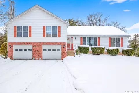 162 Hilltop Dr, Hurley, NY 12443