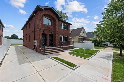 6435 138th St, Flushing, NY 11367