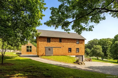 310 Mt Holly Rd, Katonah, NY 10536
