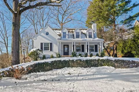 2 Village Ln, Bronxville, NY 10708
