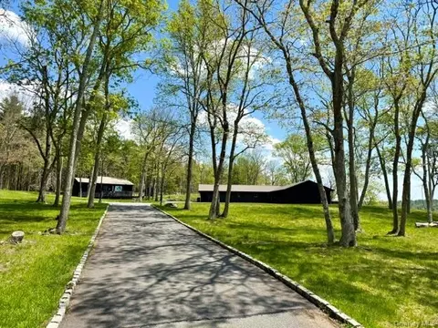 125 Mapes Rd, Highland, NY 12719