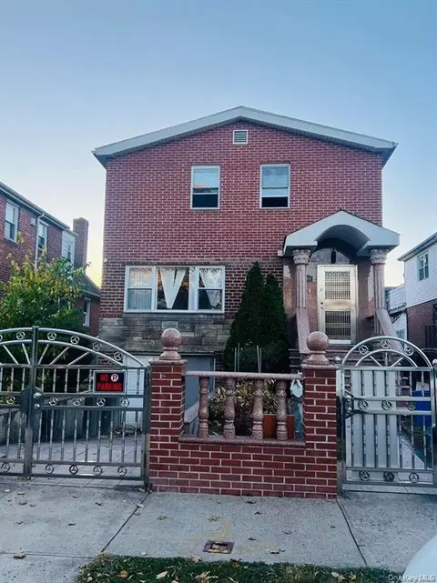 43-44 195th St, New York, NY 11358
