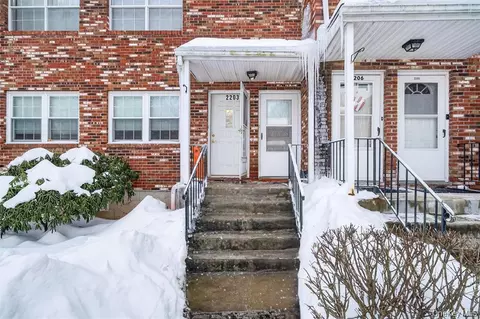 276 Temple Hill Rd #2203, New Windsor, NY 12553
