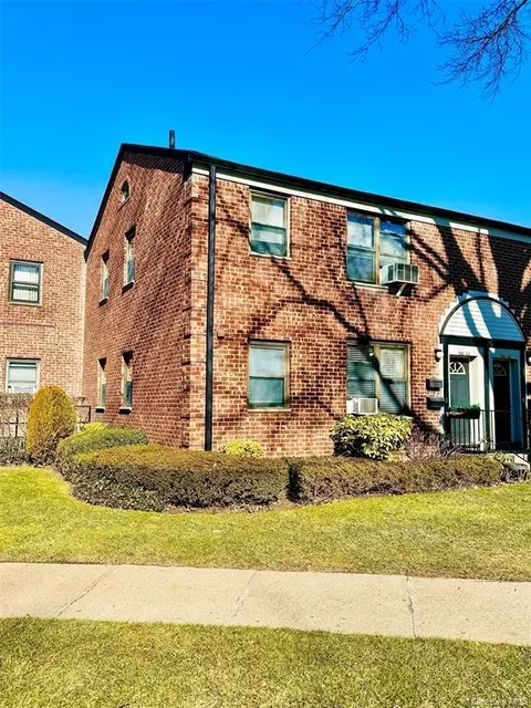 196-58 69th Ave # 1, Fresh Meadows, NY 11365
