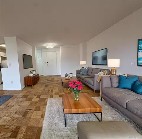 16 Lake St #7B, White Plains, NY 10603