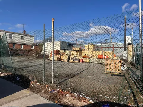 17403 Baisley Blvd, New York, NY 11434
