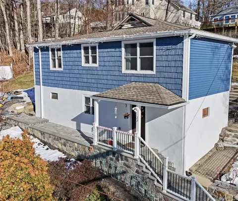 22 Narcissus Dr, Mahopac, NY 10541