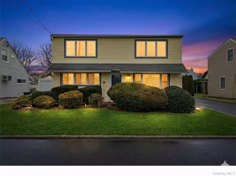 816 Merillon Ave, Westbury, NY 11590
