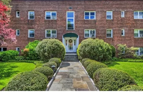 450 Pelham Rd #3B, New Rochelle, NY 10805