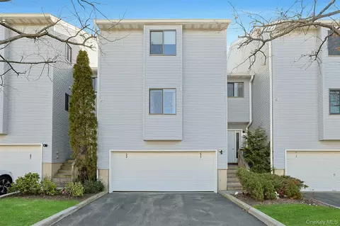 51 Vista Dr #B341, Clarkstown, NY 10954
