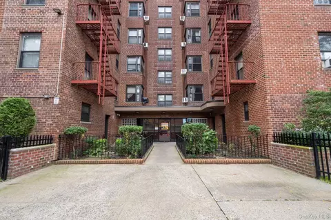 88-10 32nd Ave #304, East Elmhurst, NY 11369
