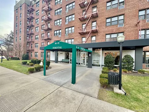 84-09 155th Ave #3H, New York, NY 11414