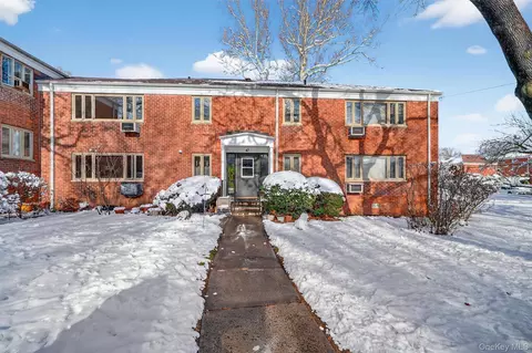 47 Lawrence Dr #C, White Plains, NY 10603