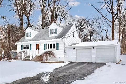 5 Raven Ter, Clarkstown, NY 10956