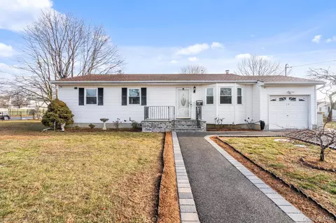 43 Nimitz Ave, Brentwood, NY 11717
