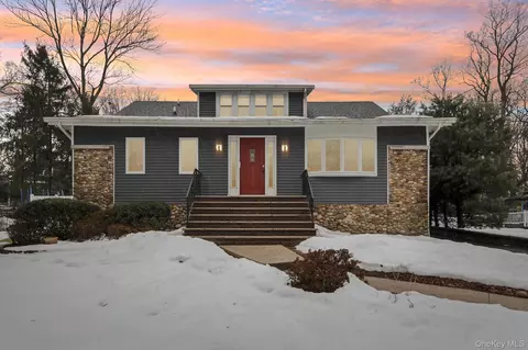 60 Stephens Rd, Orangetown, NY 10983