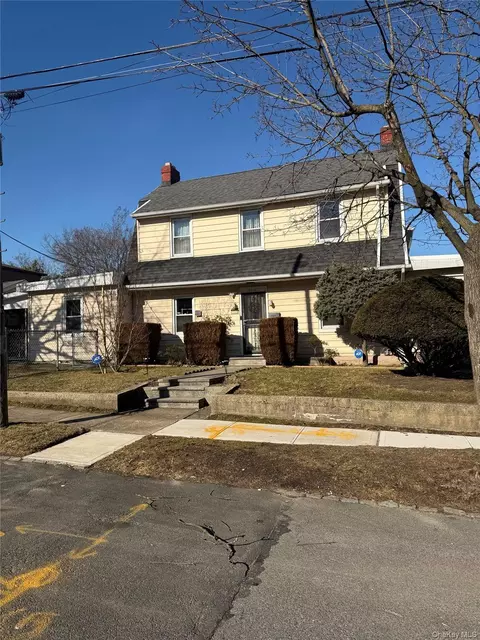 17045 83rd Ave, Jamaica, NY 11432
