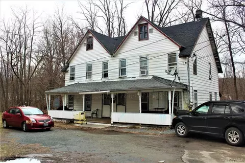 15-17 Tyrone Thomas Ln, Ellenville, NY 12428