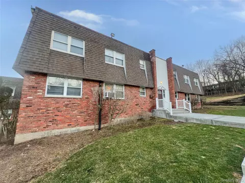13 Crescent Dr #50, Thiells, NY 10984