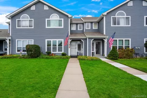 824 Birchwood Park Dr, Middle Island, NY 11953