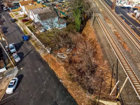 138 Th Rd, New York, NY 11413