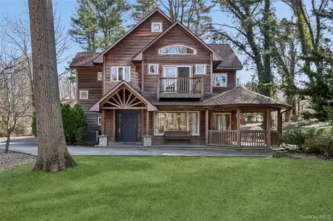 85 Cove Rd, Oyster Bay, NY 11771