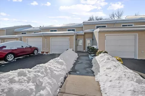 2355 Pershing Blvd #607, Baldwin, NY 11510