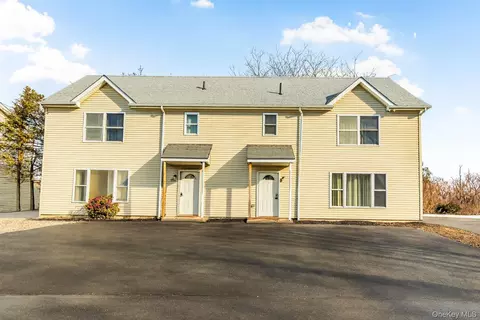 17 Blanchard St, Middletown, NY 10940