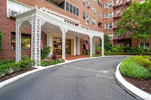 67-38 108th St #D21, New York, NY 11375