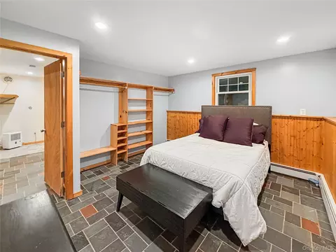 Bedroom - 25 E Mountain Rd S, Philipstown, NY 10516 photo 8 of 9