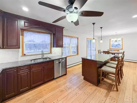 Kitchen - 25 E Mountain Rd S, Philipstown, NY 10516 photo 4 of 6