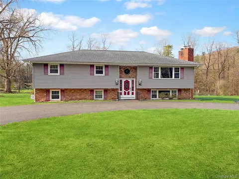 Exterior - 25 E Mountain Rd S, Philipstown, NY 10516 photo 2 of 9